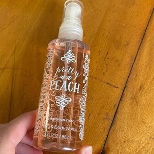Bath and body works pretty as a peach